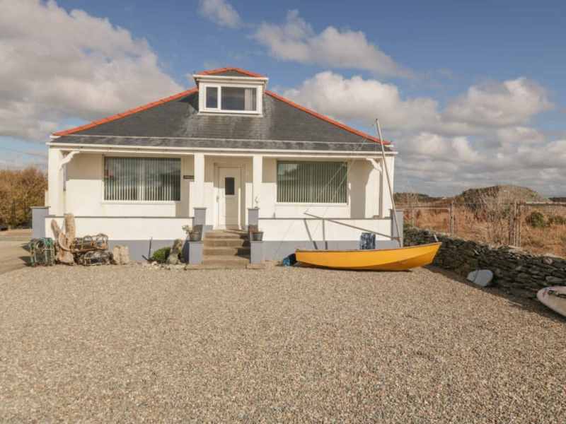 Dog Friendly Holidays Anglesey