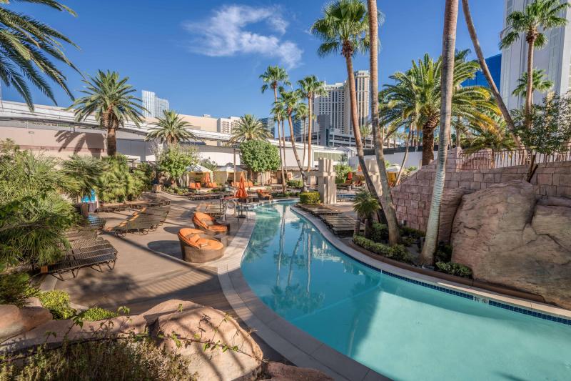 Dog Friendly Resorts Vegas